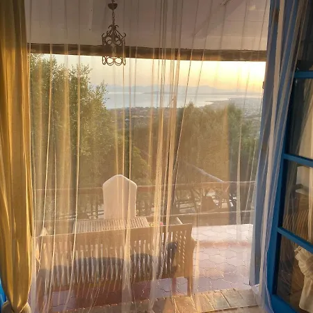 Paradiso Deluxe