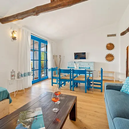 Paradiso Deluxe Villa Quartu SantʼElena