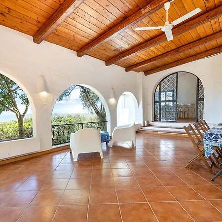 Paradiso Deluxe Villa Quartu SantʼElena