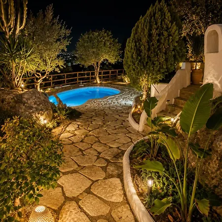 Paradiso Deluxe Villa Quartu SantʼElena